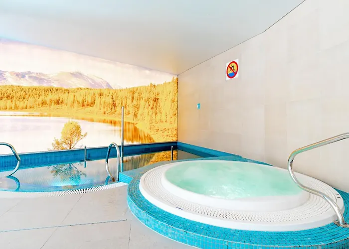 Royal Prestige Collection Z Prywatnym Jacuzzi - Stone Hill Z Basenem I Saunami 스클라르스카포렘바