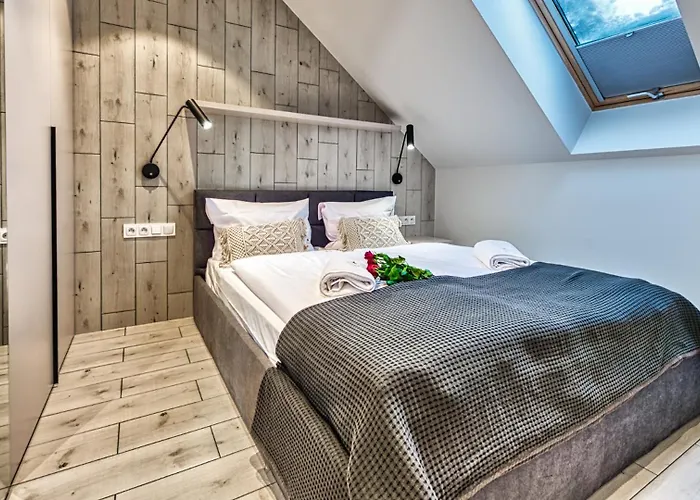 Royal Prestige Collection Z Prywatnym Jacuzzi - Stone Hill Z Basenem I Saunami 스클라르스카포렘바